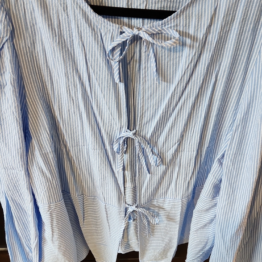 NWOT Powder Blue Relaxed Tie Front Blouse - Picture 4 of 8
